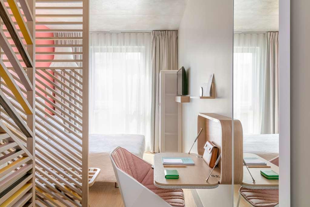 Okko Hotels Paris La Defense Nanterre Rom bilde