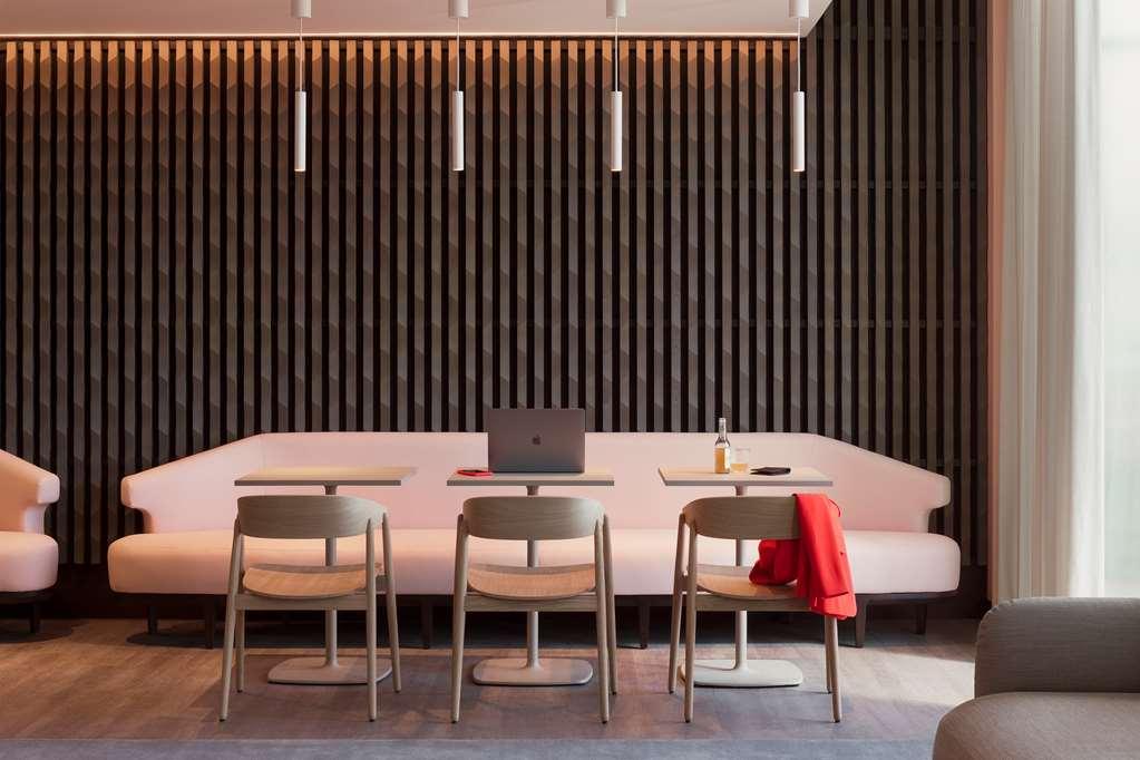 Okko Hotels Paris La Defense Nanterre Restaurant bilde